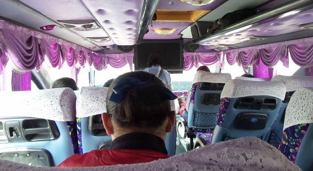 Como é viajar de ônibus de Sukhothai a Chiang Mai